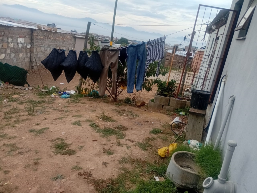 2 Bedroom Property for Sale in Kwanonqaba Western Cape